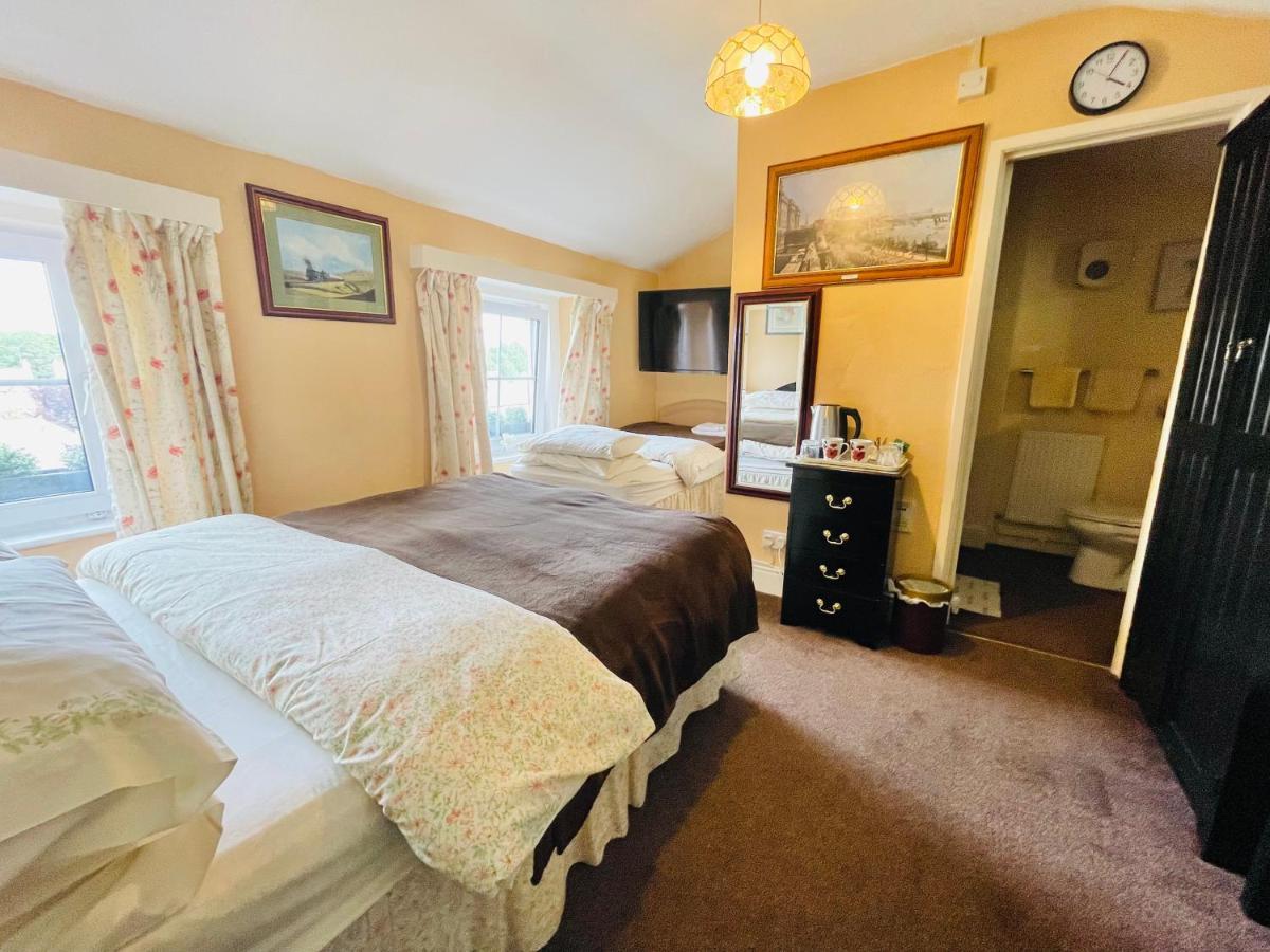 Apsley Villa Guest House. 시런세스터 외부 사진